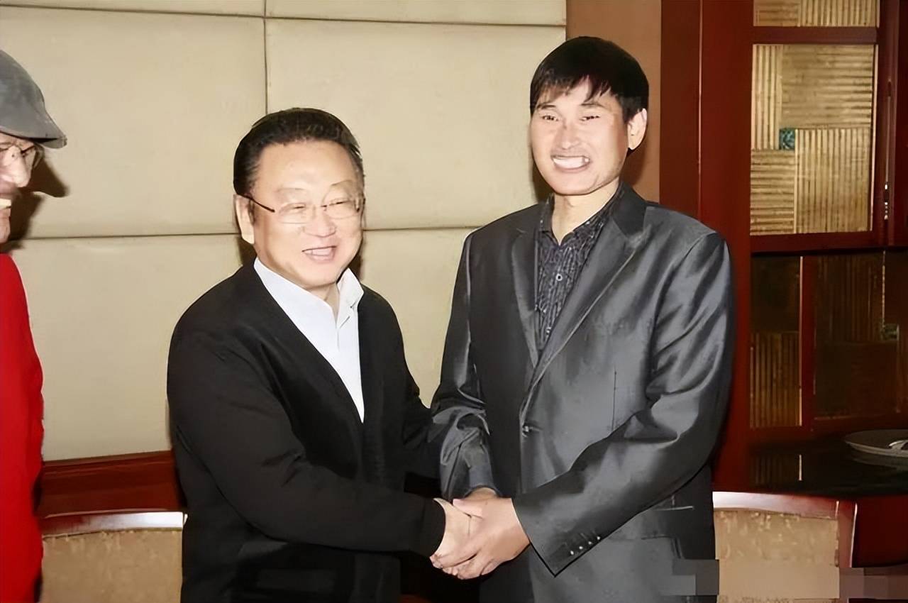 原创            蒋大为：国内赚钱，国外享受，全家移居海外，被敲诈90万
